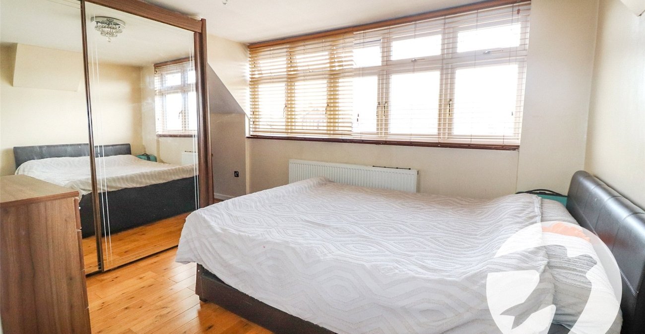 4 bedroom house for sale in Erith | Robinson Jackson