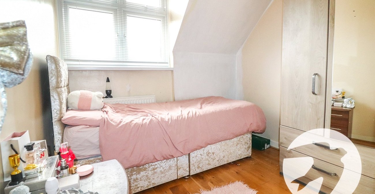 4 bedroom house for sale in Erith | Robinson Jackson