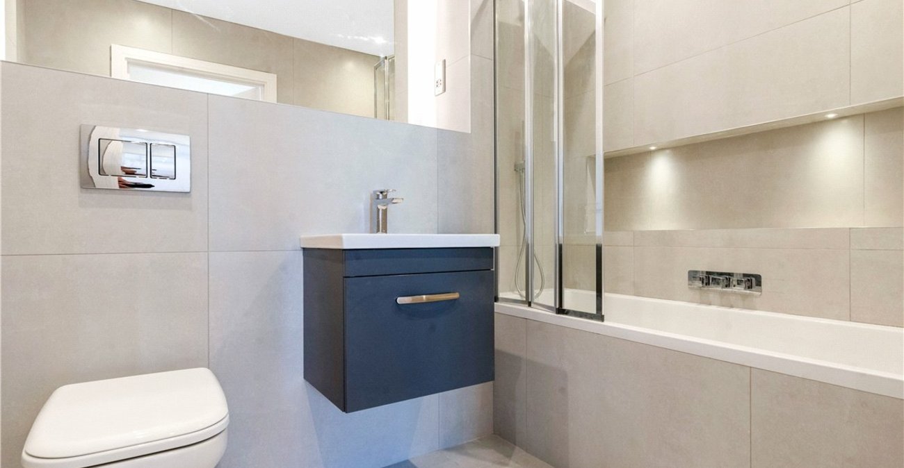 2 bedroom property for sale in 2 Knoll Rise | Robinson Jackson