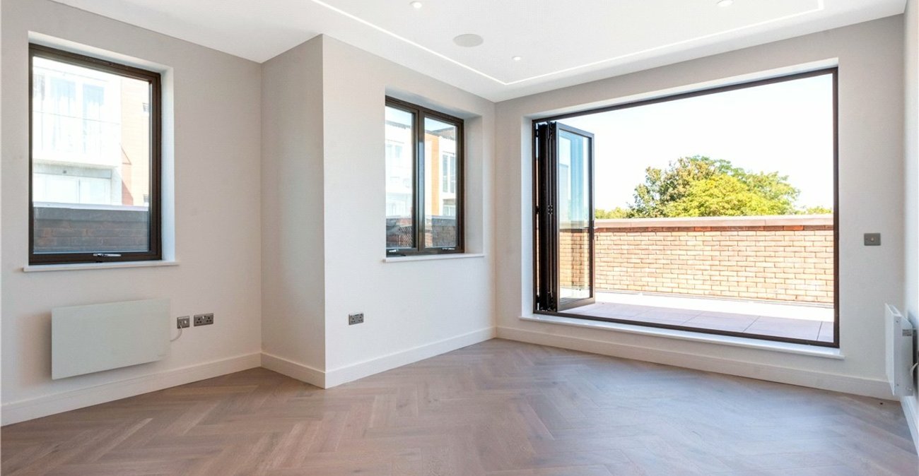 2 bedroom property for sale in 2 Knoll Rise | Robinson Jackson