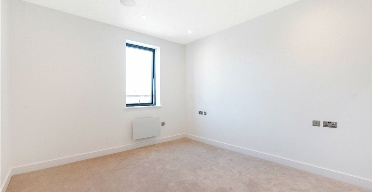 2 bedroom property for sale in 2 Knoll Rise | Robinson Jackson