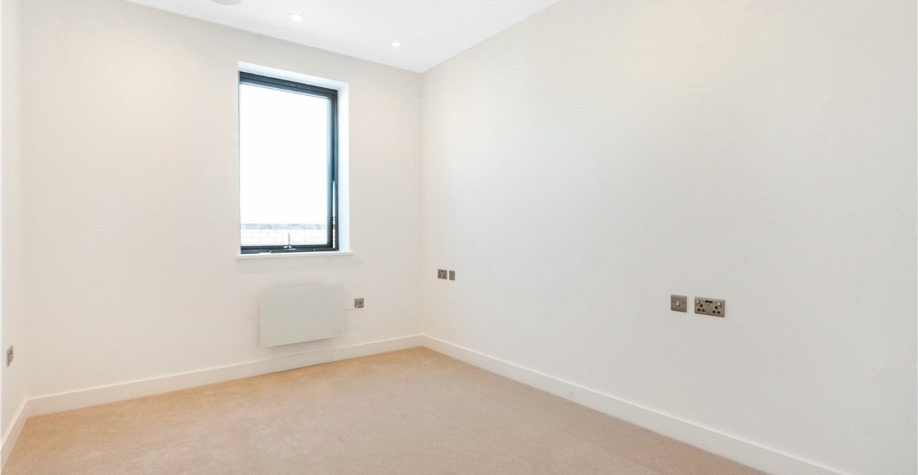 2 bedroom property for sale in 2 Knoll Rise | Robinson Jackson