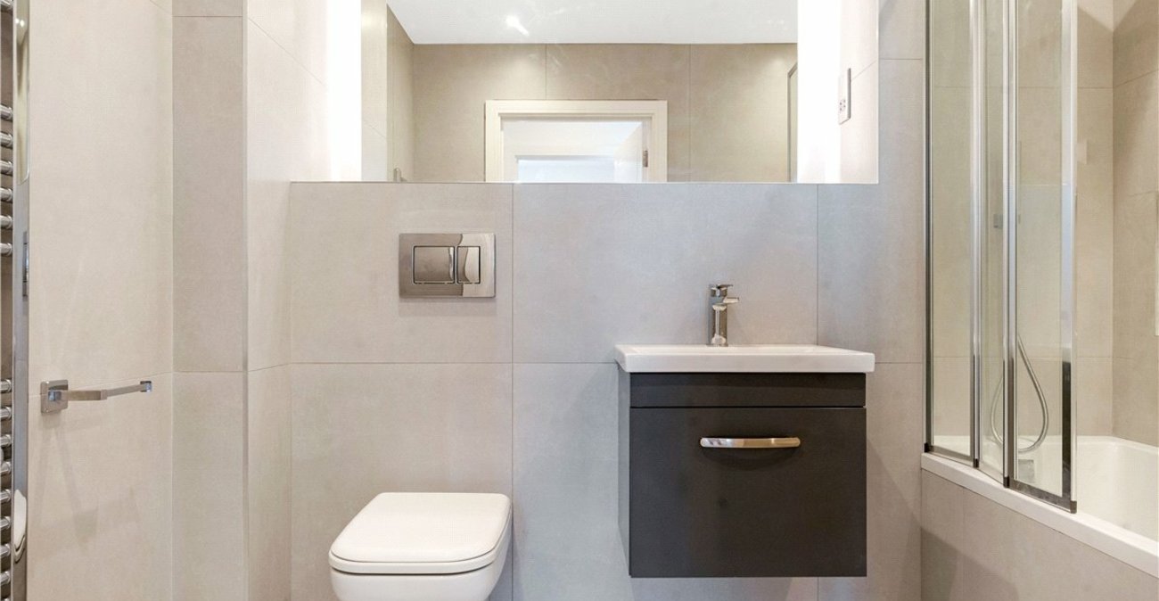 2 bedroom property for sale in 2 Knoll Rise | Robinson Jackson