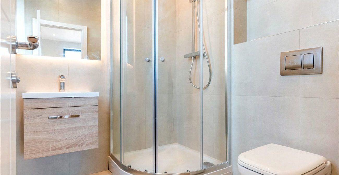 2 bedroom property for sale in 2 Knoll Rise | Robinson Jackson