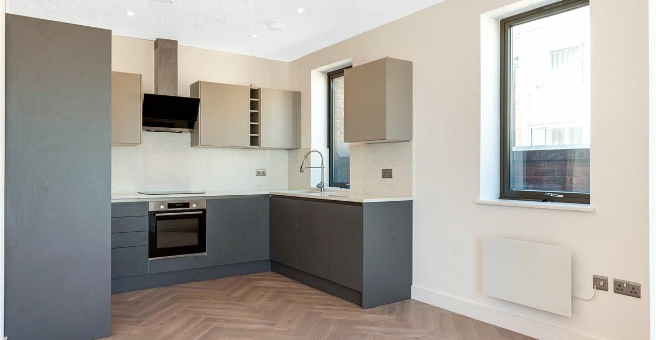 2 bedroom property for sale in 2 Knoll Rise | Robinson Jackson