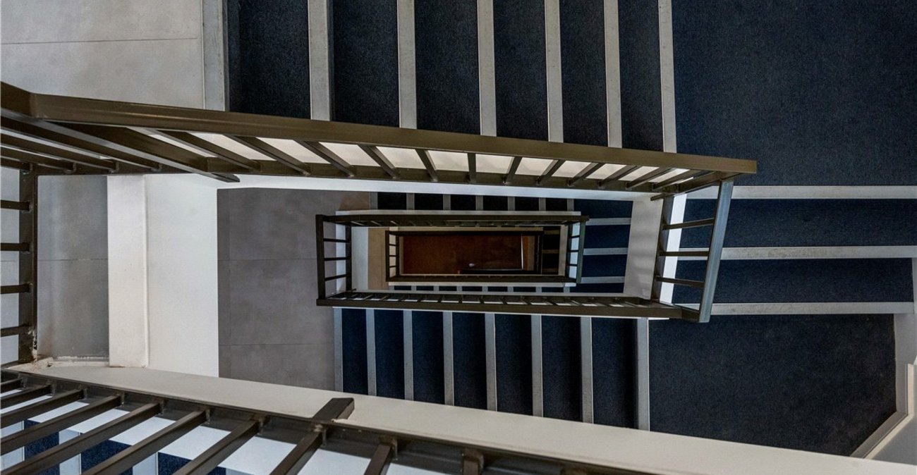 2 bedroom property for sale in 2 Knoll Rise | Robinson Jackson