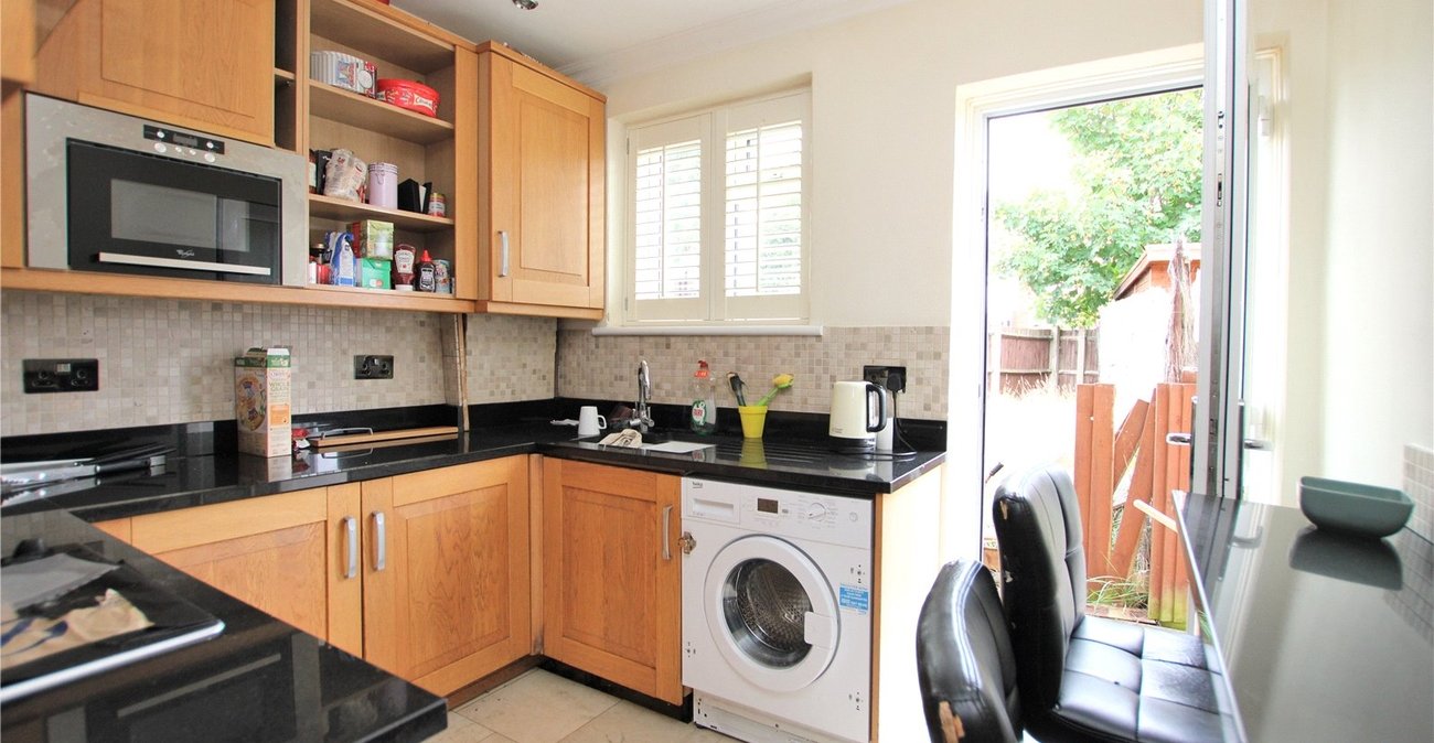 2 bedroom property for sale in Eltham | Robinson Jackson