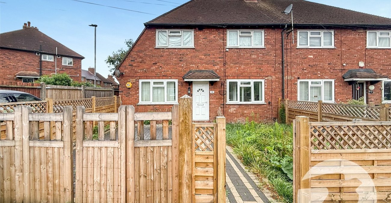 2 bedroom property for sale in Eltham | Robinson Jackson