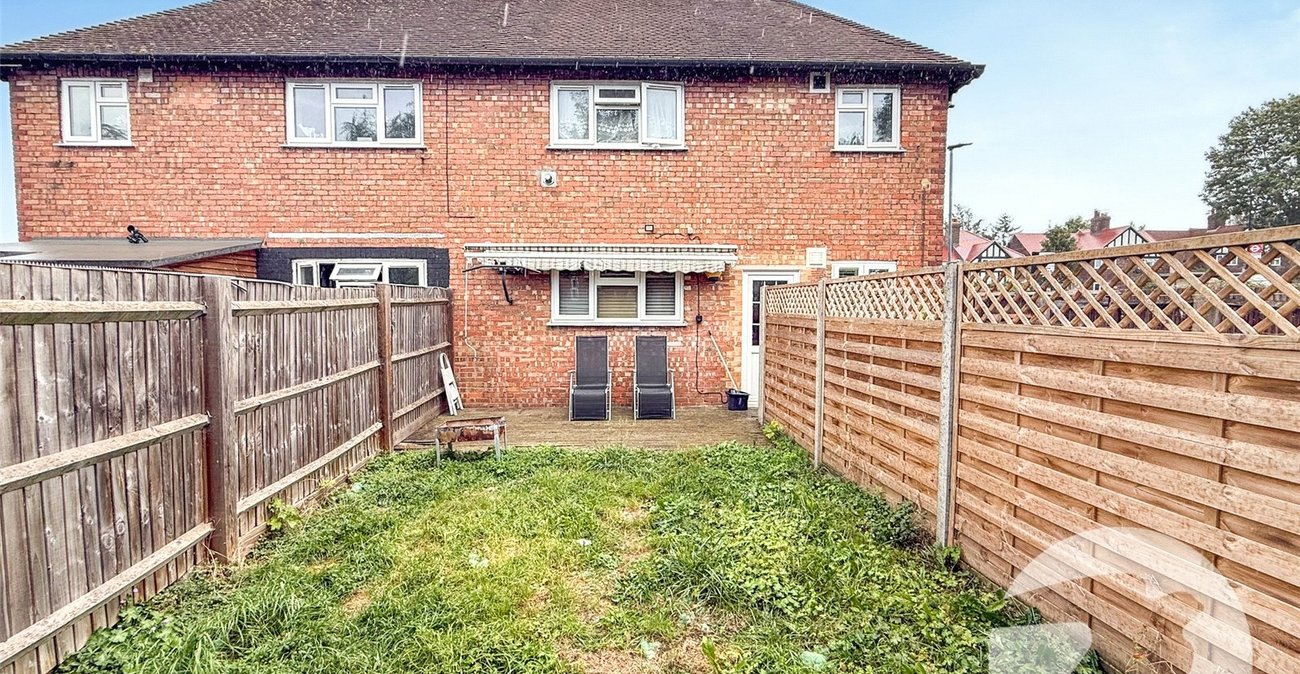 2 bedroom property for sale in Eltham | Robinson Jackson