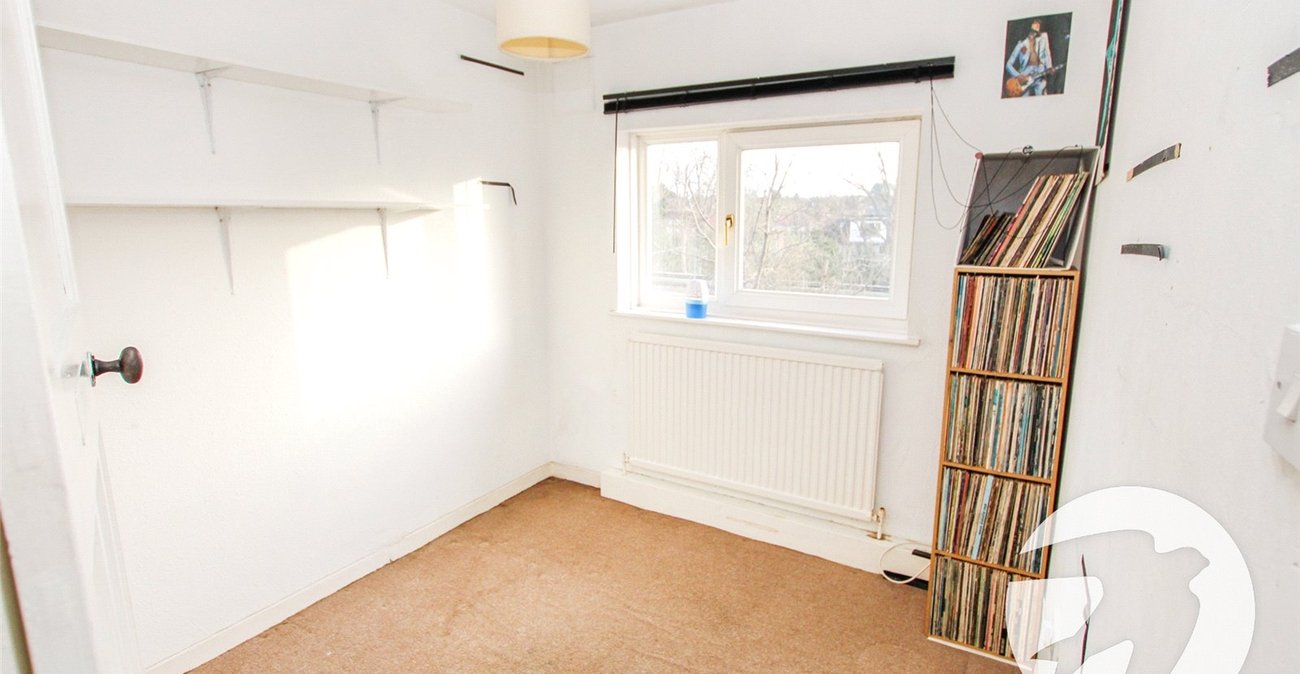 3 bedroom house for sale in London | Robinson Jackson