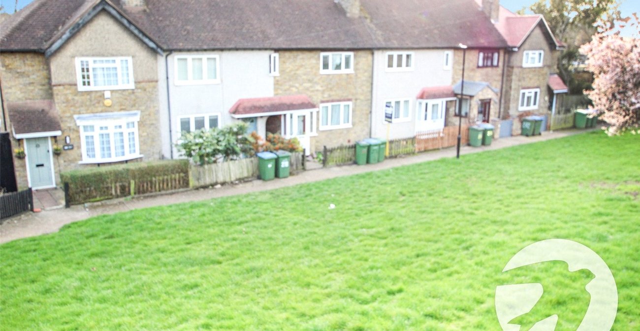 3 bedroom house for sale in London | Robinson Jackson