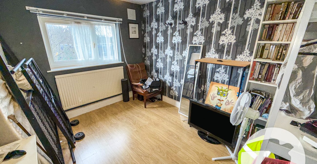 3 bedroom house for sale in London | Robinson Jackson