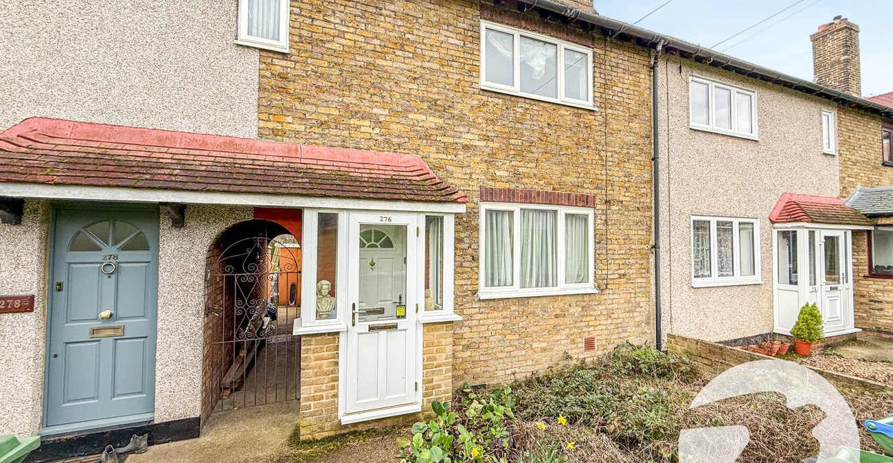 3 bedroom house for sale in London | Robinson Jackson