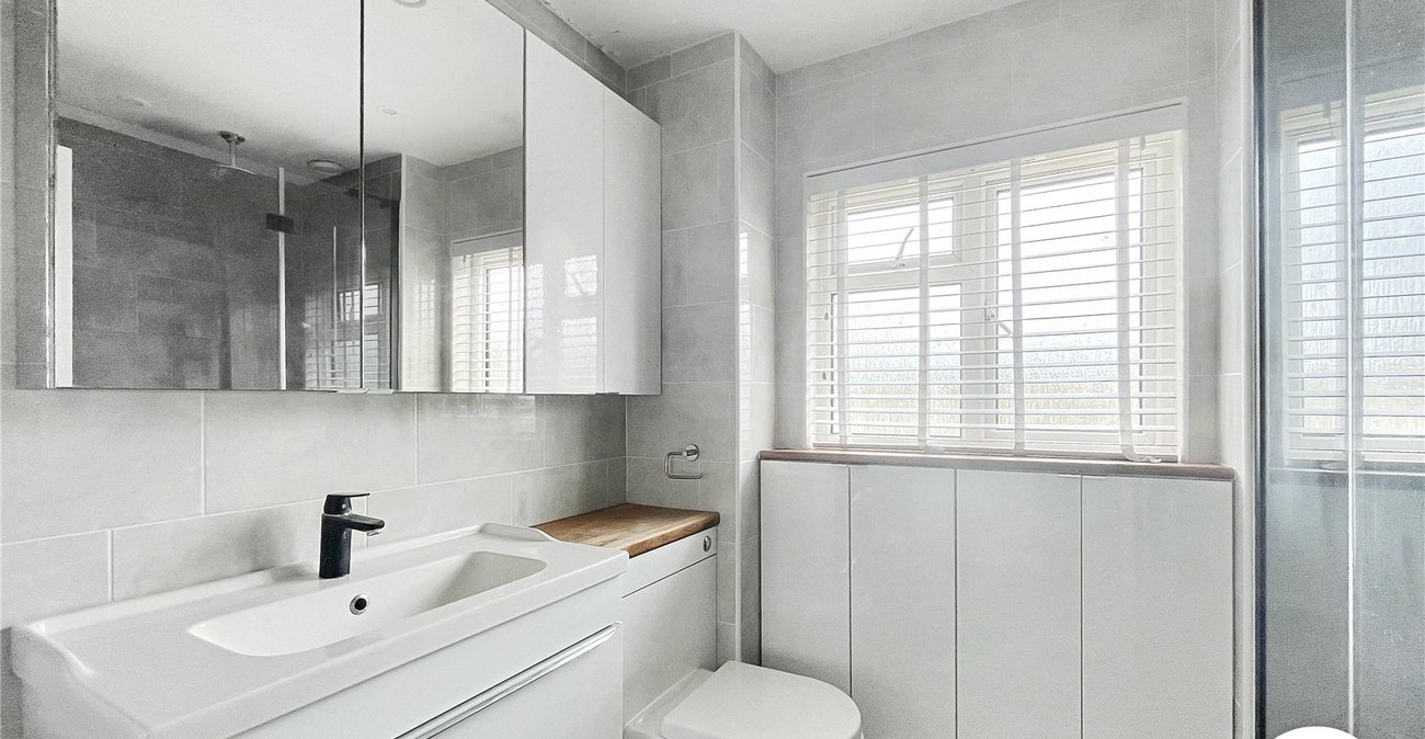 2 bedroom property for sale in Maidstone | Robinson Michael & Jackson
