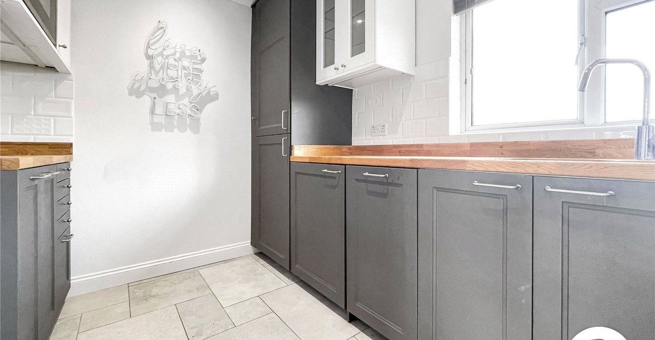 2 bedroom property for sale in Maidstone | Robinson Michael & Jackson
