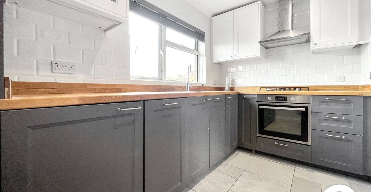 2 bedroom property for sale in Maidstone | Robinson Michael & Jackson