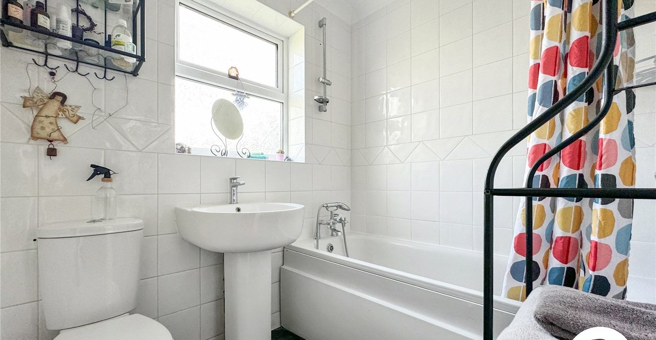 2 bedroom house for sale in Sittingbourne | Robinson Michael & Jackson