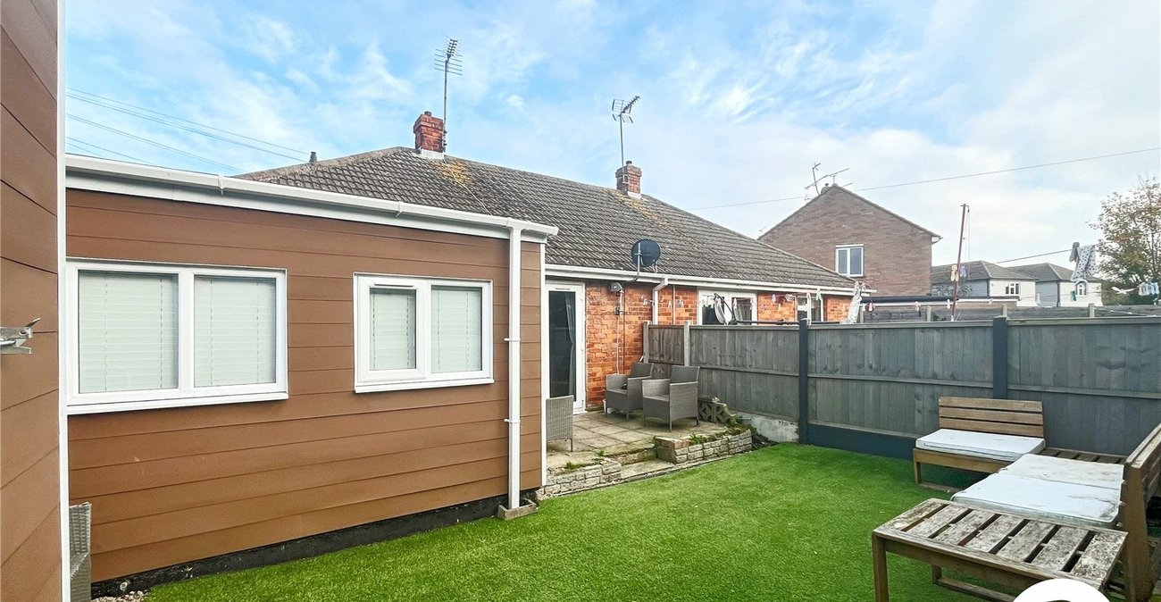 2 bedroom bungalow for sale in Sittingbourne | Robinson Michael & Jackson