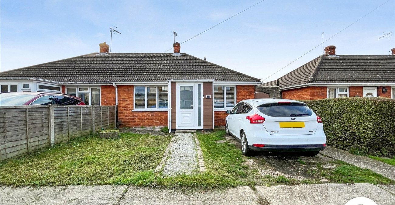 2 bedroom bungalow for sale in Sittingbourne | Robinson Michael & Jackson