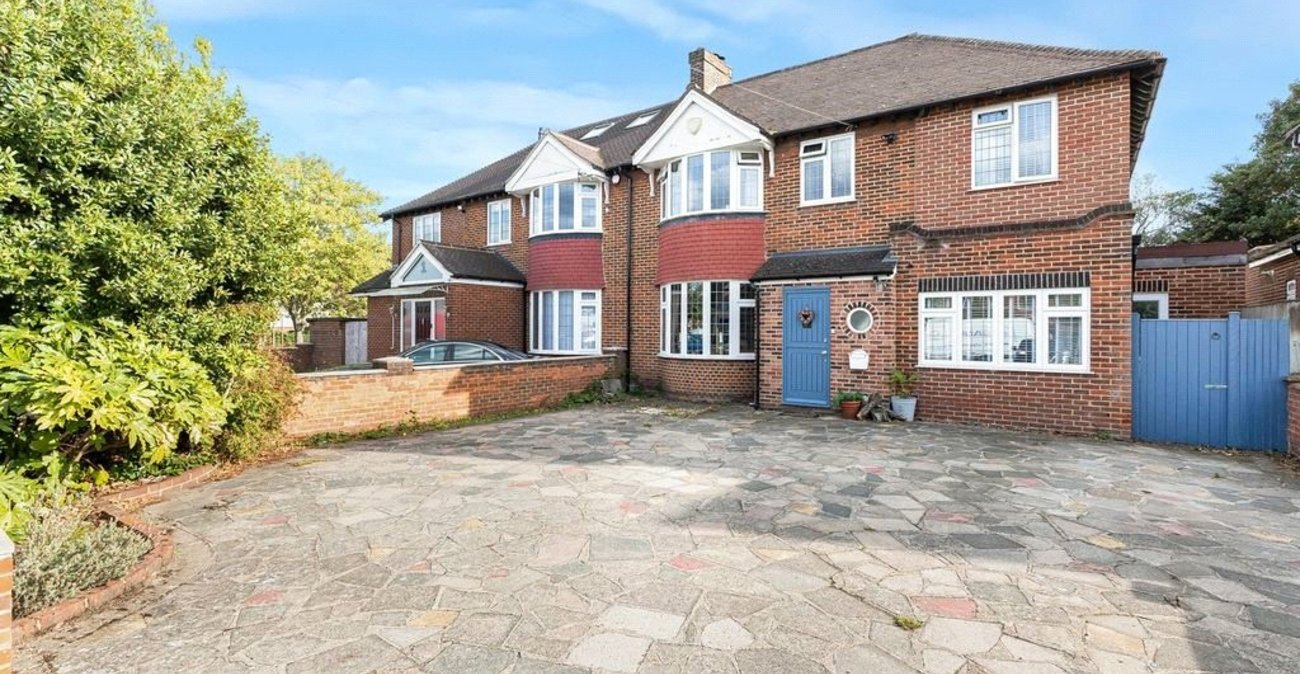 5 bedroom house for sale in Orpington | Robinson Jackson