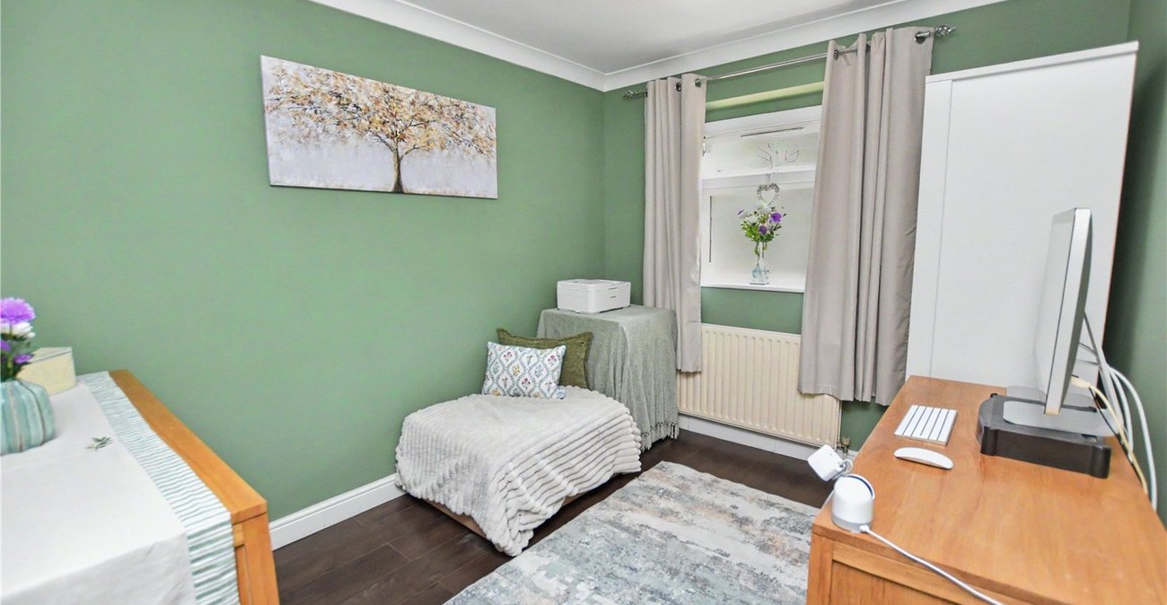 3 bedroom bungalow for sale in Bexleyheath | Robinson Jackson