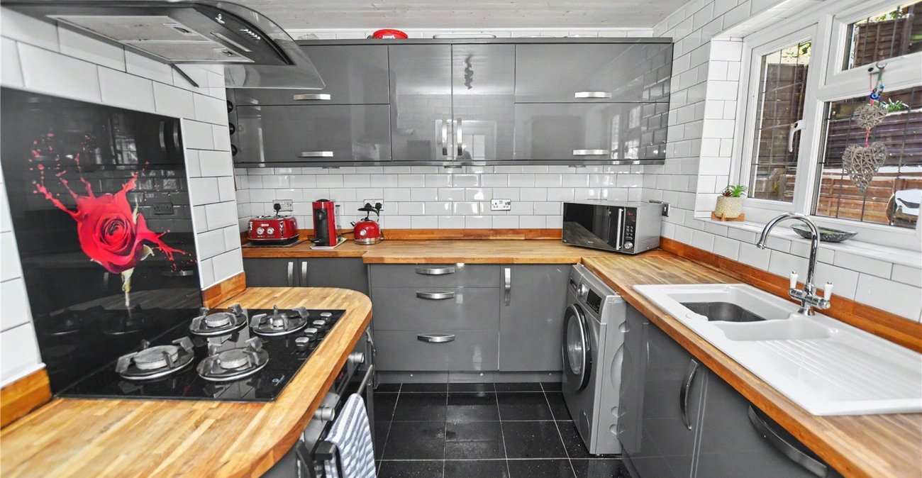 3 bedroom bungalow for sale in Bexleyheath | Robinson Jackson