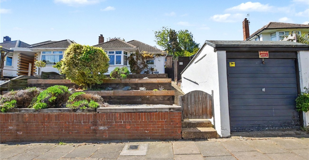 3 bedroom bungalow for sale in Bexleyheath | Robinson Jackson