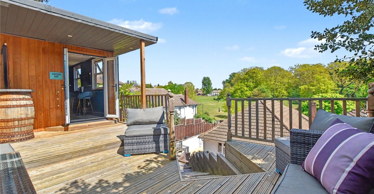 3 bedroom bungalow for sale in Bexleyheath | Robinson Jackson