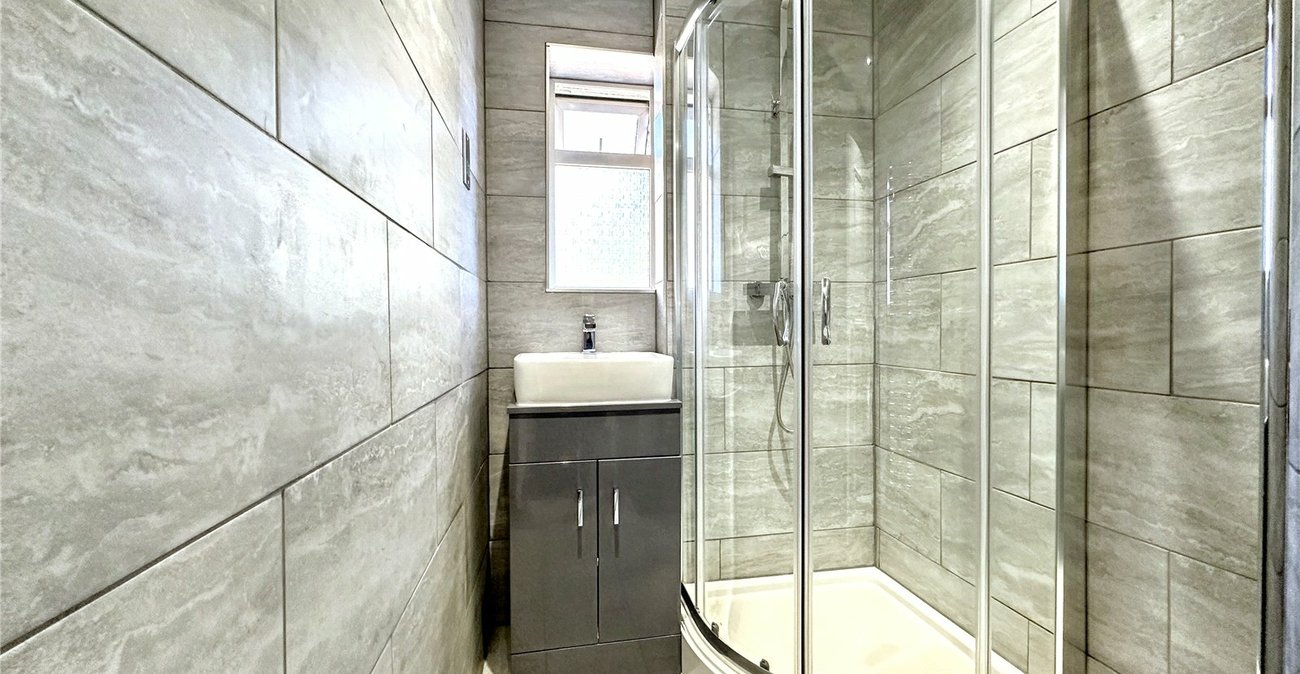 2 bedroom bungalow for sale in Rainham | Robinson Michael & Jackson