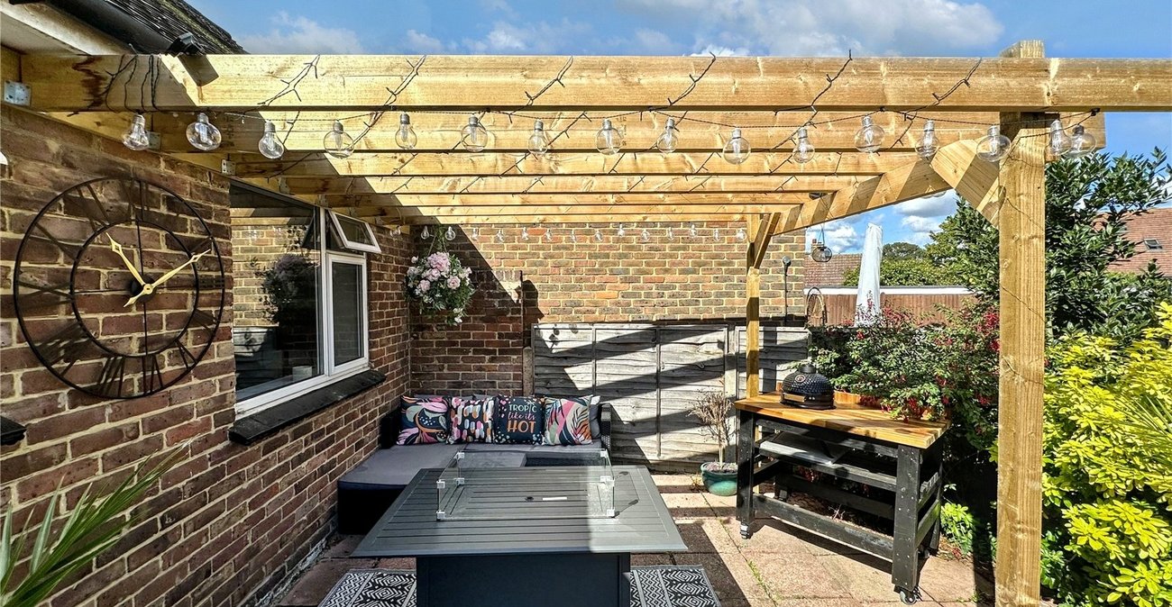 2 bedroom bungalow for sale in Rainham | Robinson Michael & Jackson