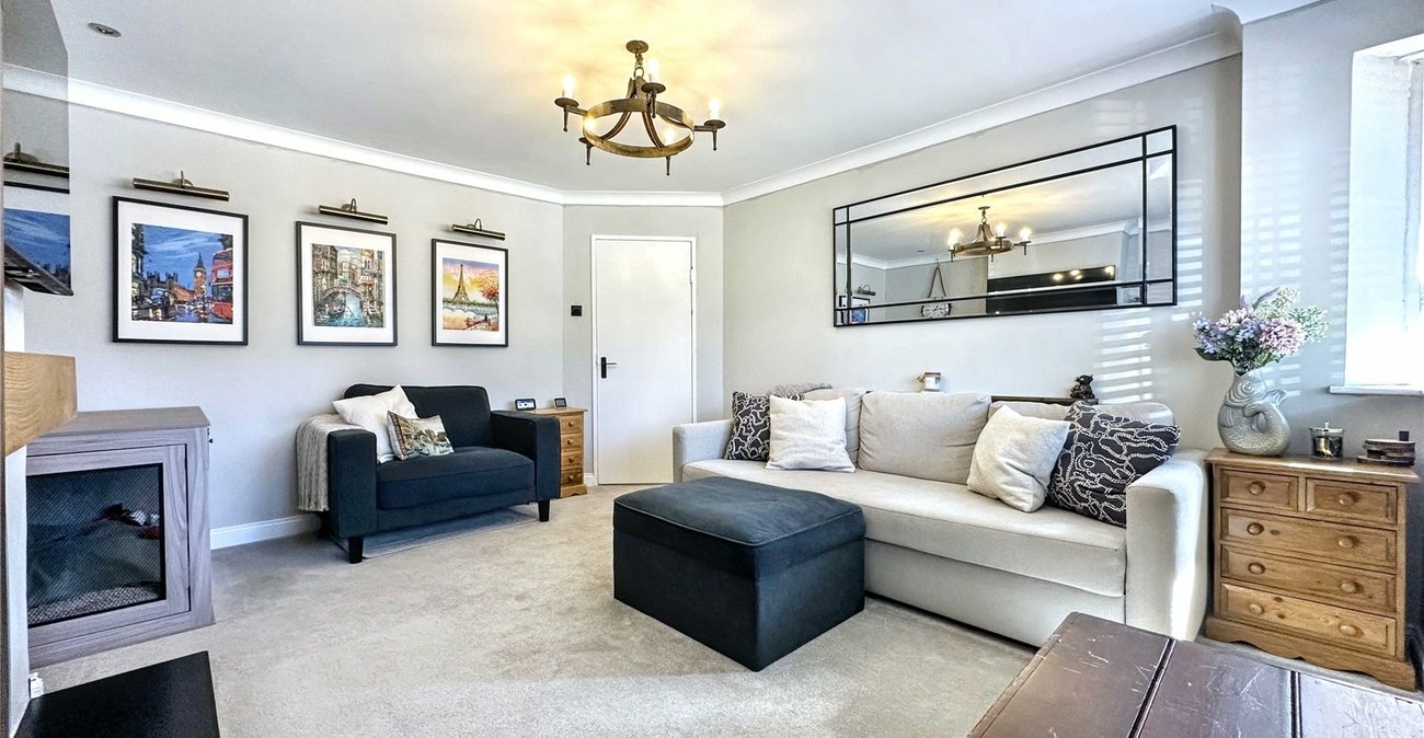 2 bedroom bungalow for sale in Rainham | Robinson Michael & Jackson