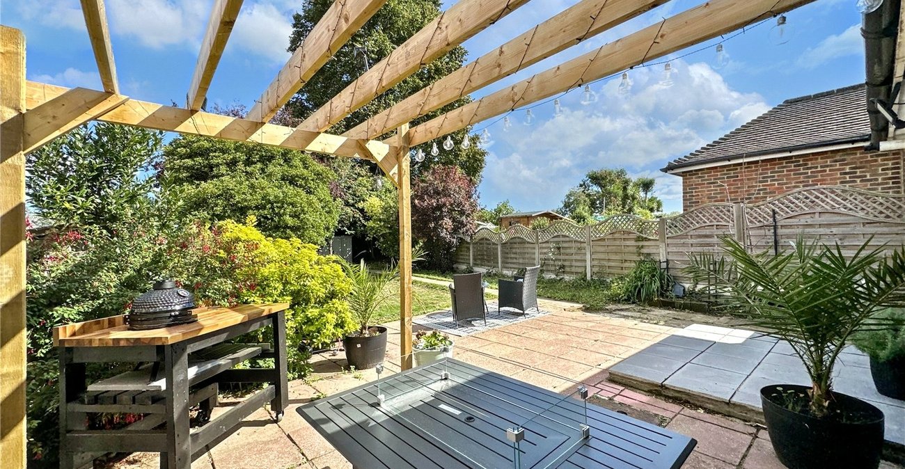 2 bedroom bungalow for sale in Rainham | Robinson Michael & Jackson