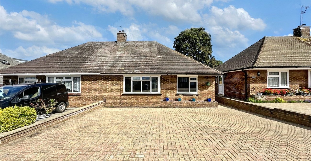 2 bedroom bungalow for sale in Rainham | Robinson Michael & Jackson