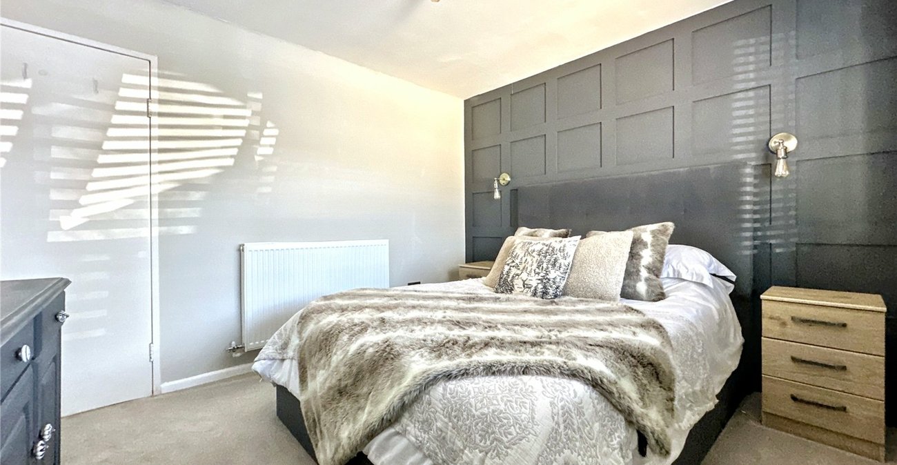 2 bedroom bungalow for sale in Rainham | Robinson Michael & Jackson