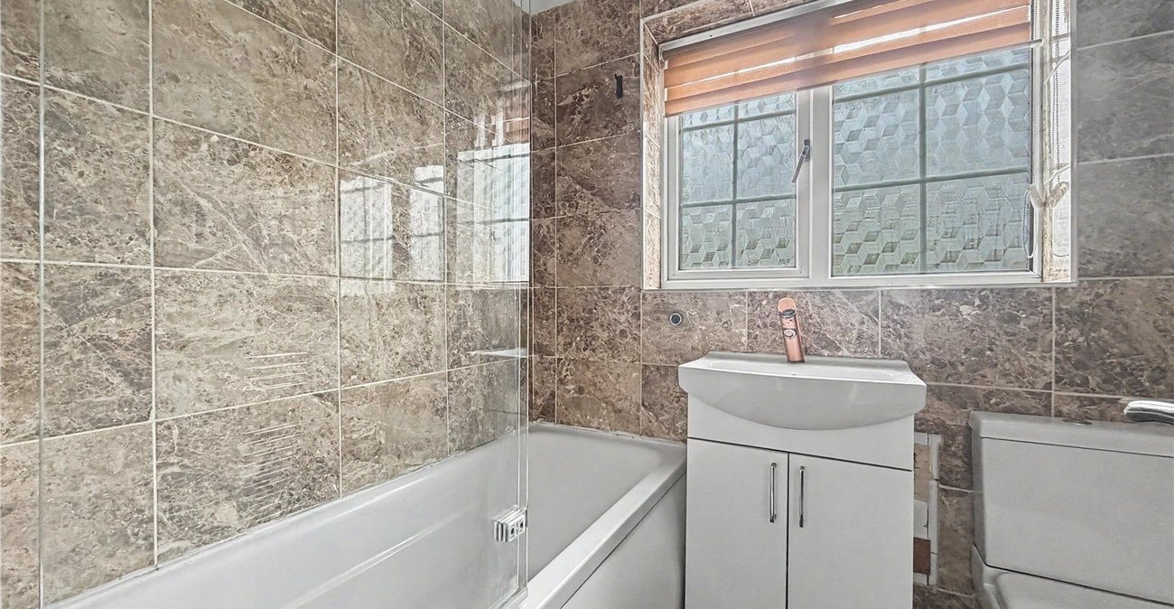 3 bedroom house for sale in Rainham | Robinson Michael & Jackson