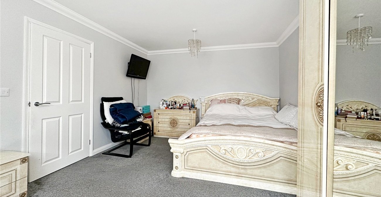 1 bedroom bungalow for sale in Rainham | Robinson Michael & Jackson