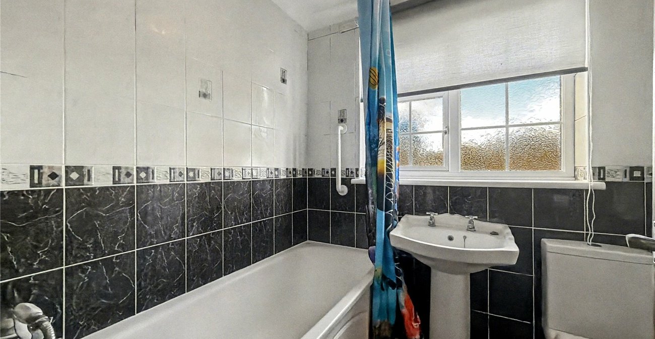 3 bedroom house for sale in Rainham | Robinson Michael & Jackson
