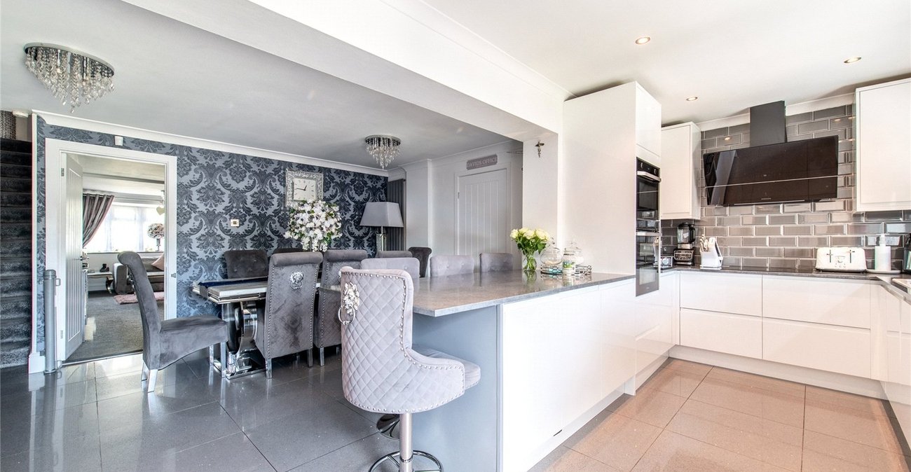 5 bedroom house for sale in Rainham | Robinson Michael & Jackson