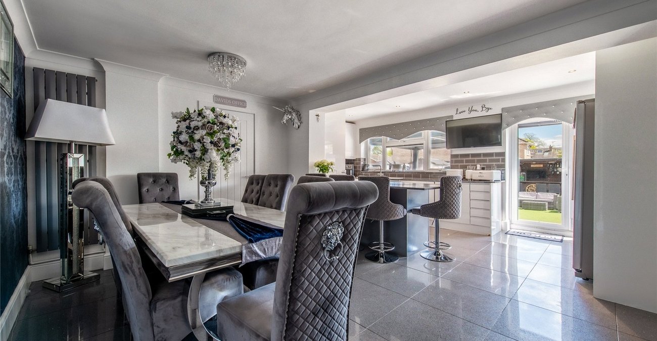 5 bedroom house for sale in Rainham | Robinson Michael & Jackson