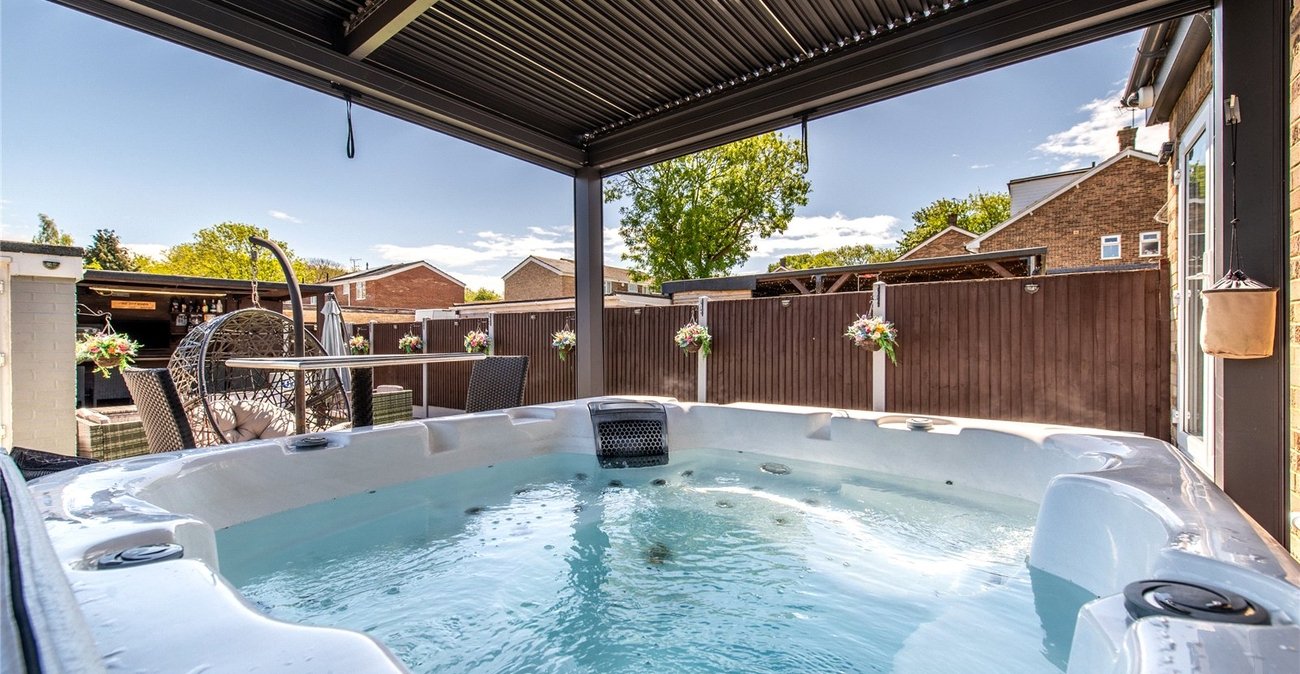 5 bedroom house for sale in Rainham | Robinson Michael & Jackson