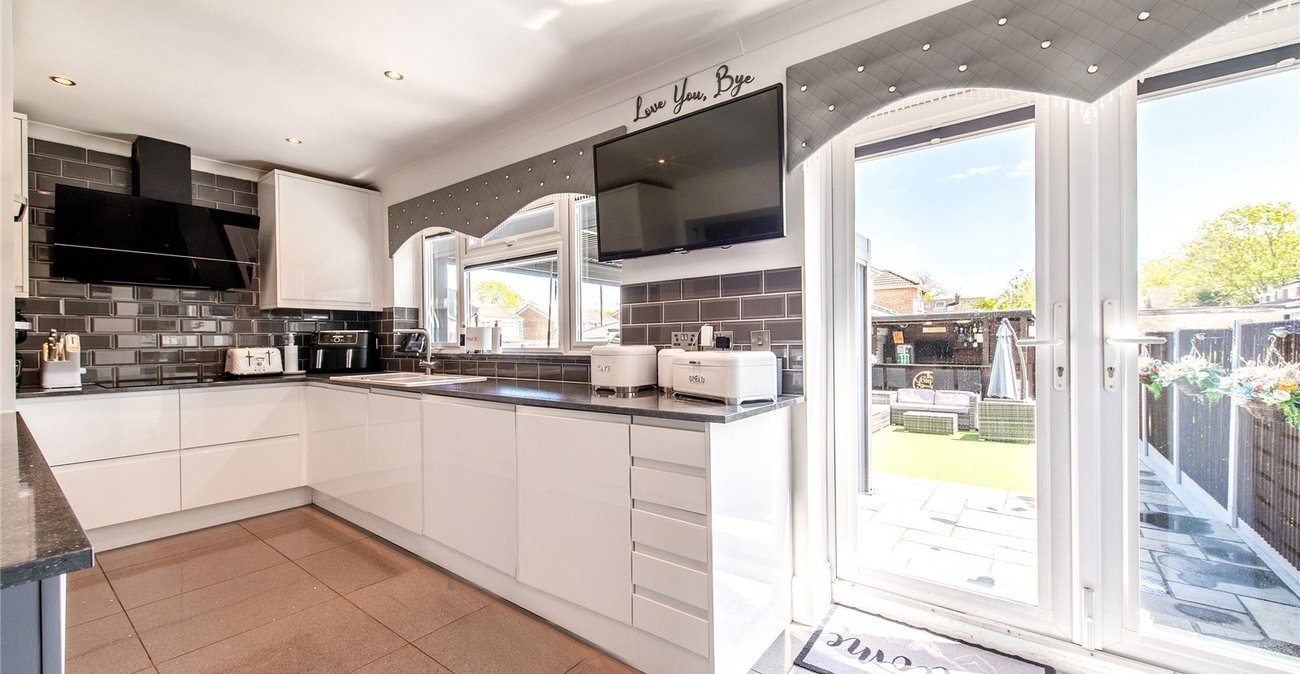 5 bedroom house for sale in Rainham | Robinson Michael & Jackson
