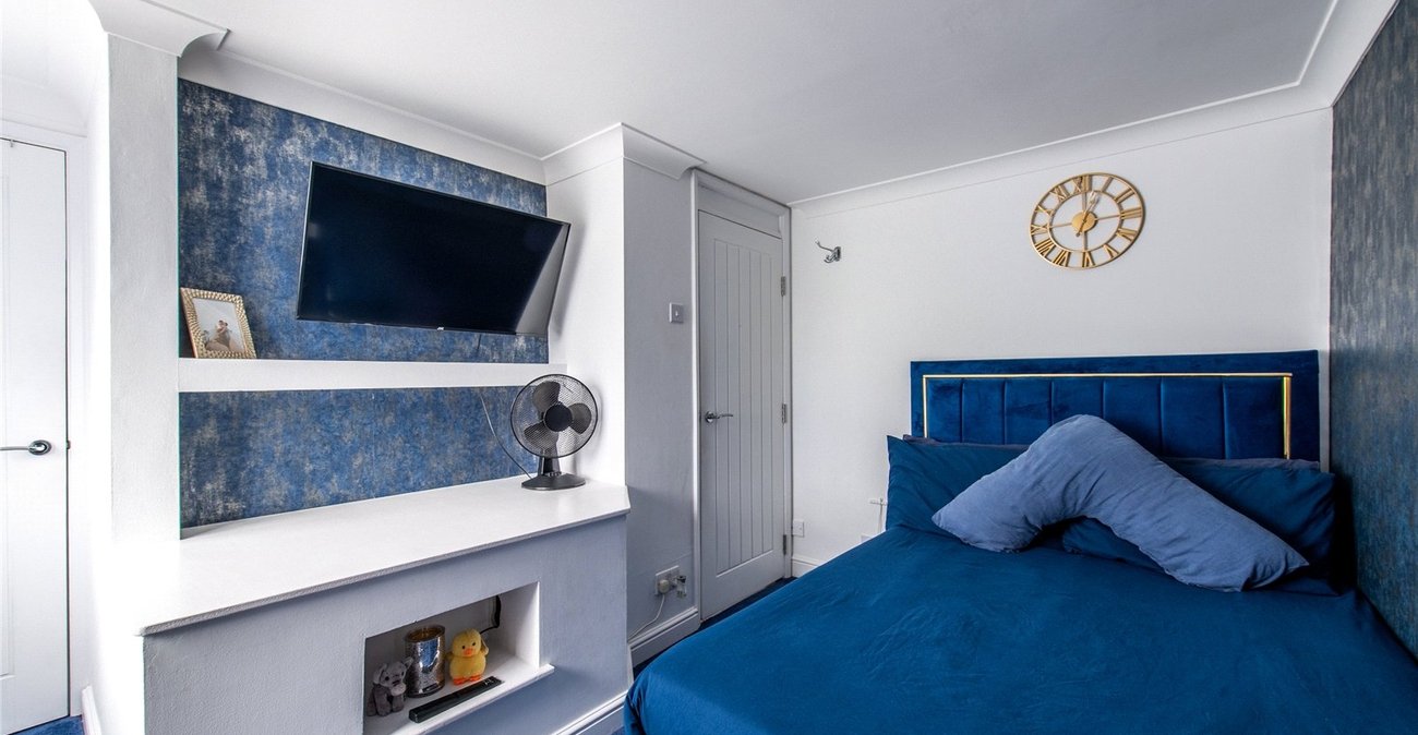 5 bedroom house for sale in Rainham | Robinson Michael & Jackson