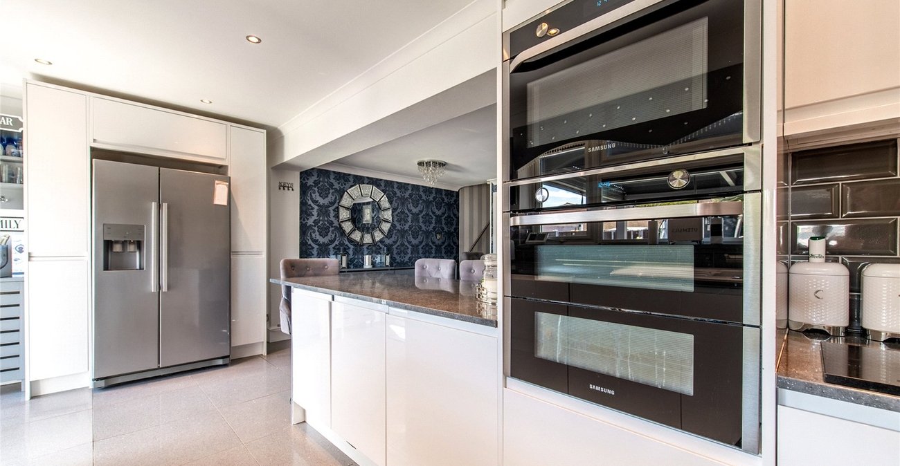 5 bedroom house for sale in Rainham | Robinson Michael & Jackson