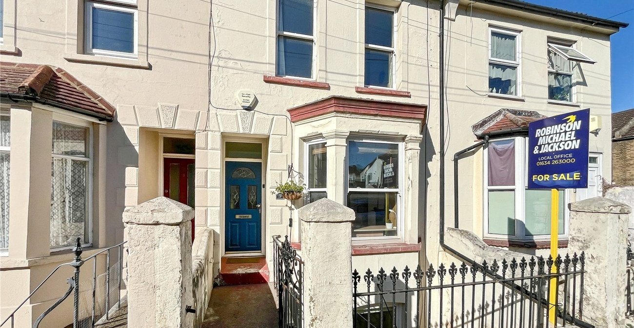 4 bedroom house for sale in Gillingham | Robinson Michael & Jackson