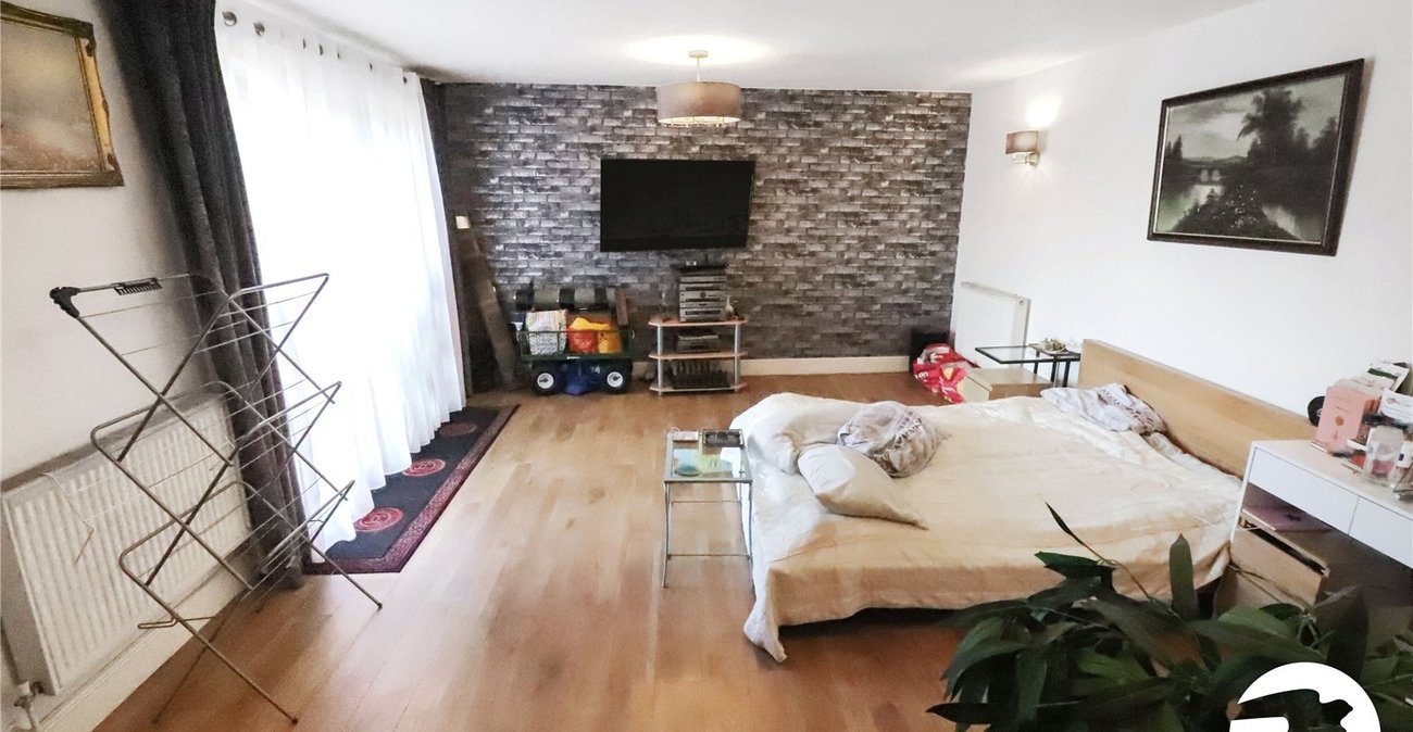 1 bedroom property for sale in London | Robinson Jackson