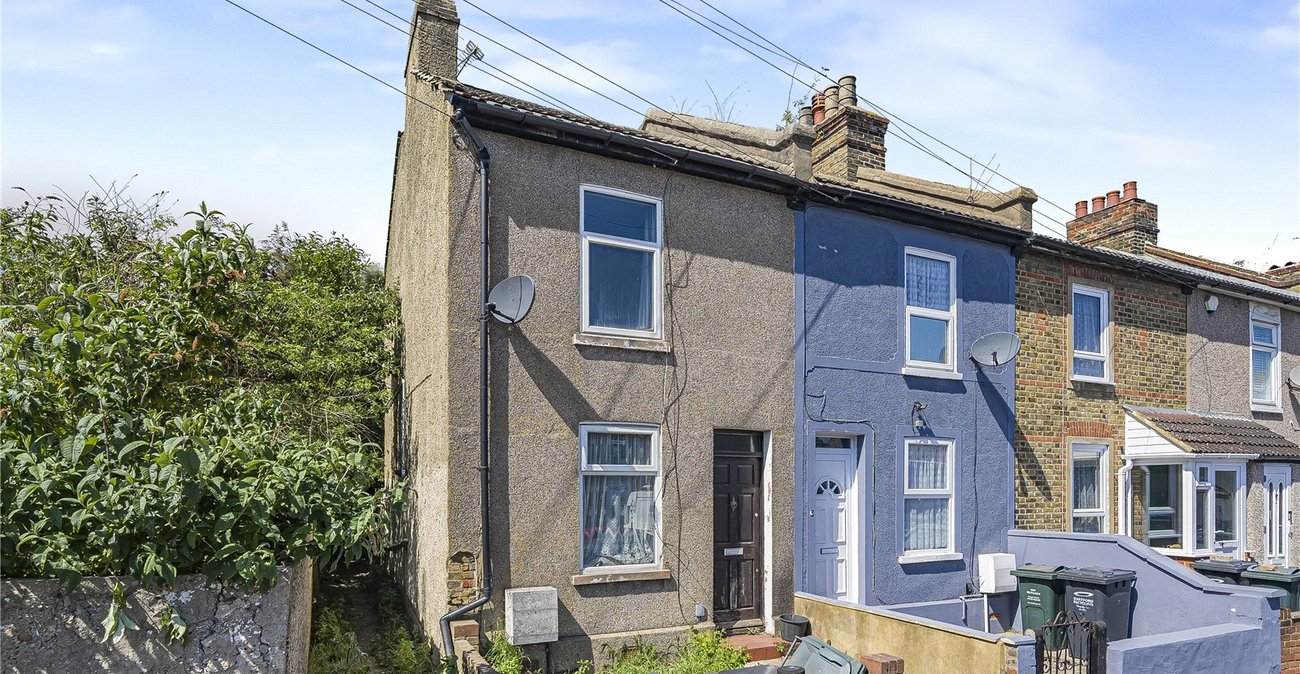 3 bedroom house for sale in Dartford | Robinson Jackson