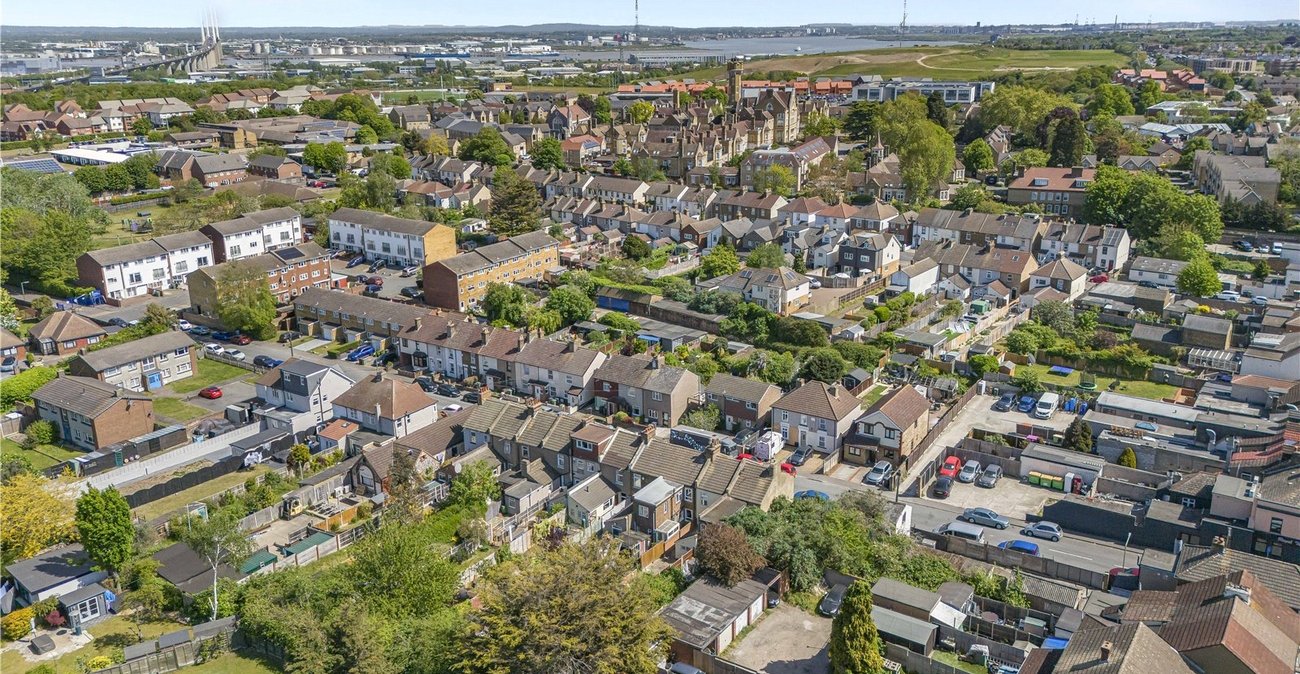 3 bedroom house for sale in Dartford | Robinson Jackson