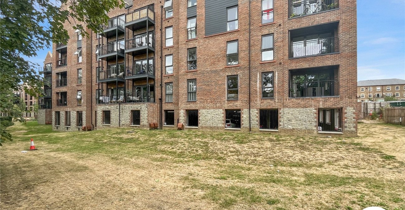 2 bedroom property for sale in Maidstone | Robinson Michael & Jackson