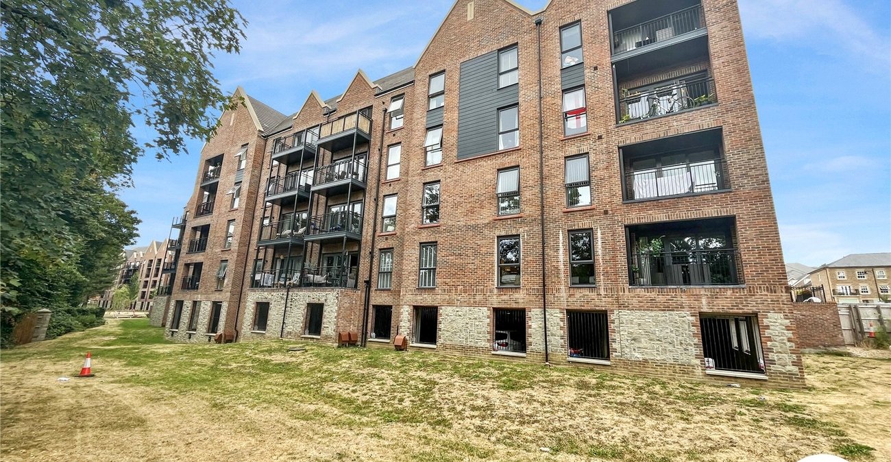 2 bedroom property for sale in Maidstone | Robinson Michael & Jackson