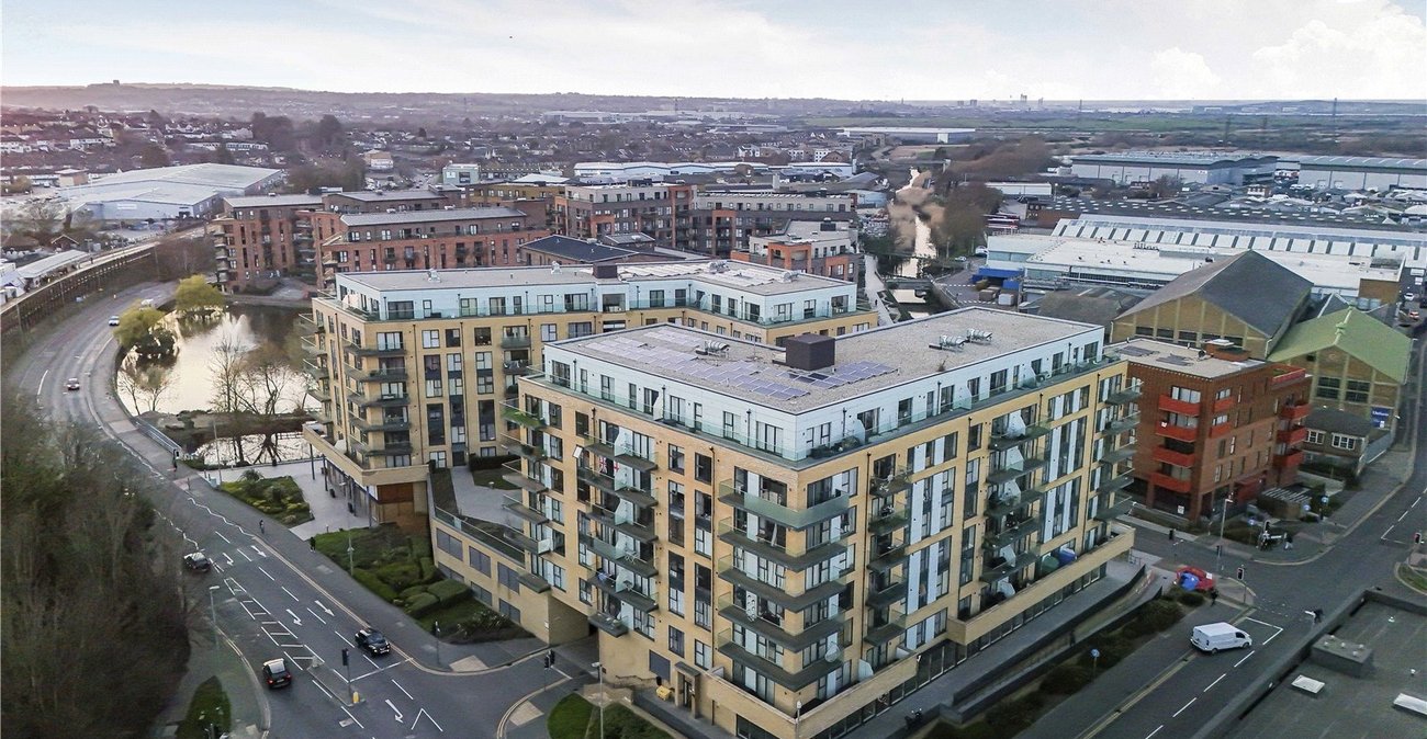 2 bedroom property for sale in Dartford | Robinson Jackson